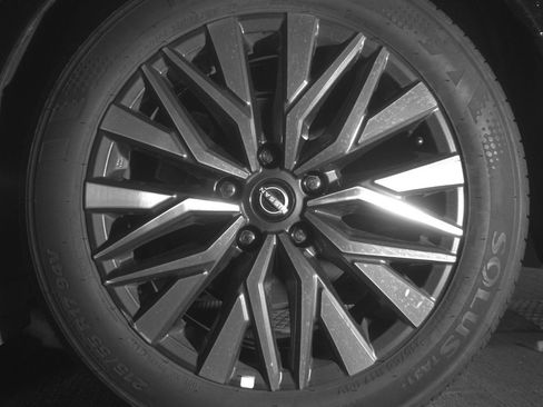 Used 2025 Nissan Altima 2.5 SV FWD image 14