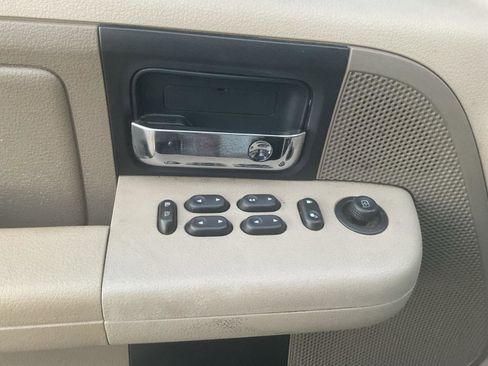 Used 2006 Ford F150 XLT image 12