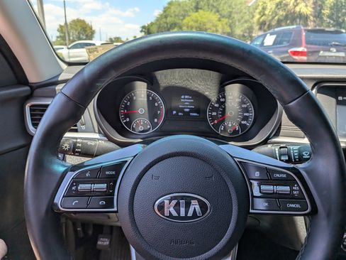 Used 2020 Kia Optima SE FWD image 24
