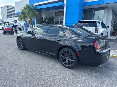 Used 2022 Chrysler 300 S w/ Comfort Group RWD image 3