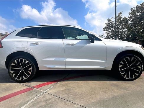 New 2026 Volvo XC60 B5 Ultra w/ Protection Package Premier AWD/4WD image 22
