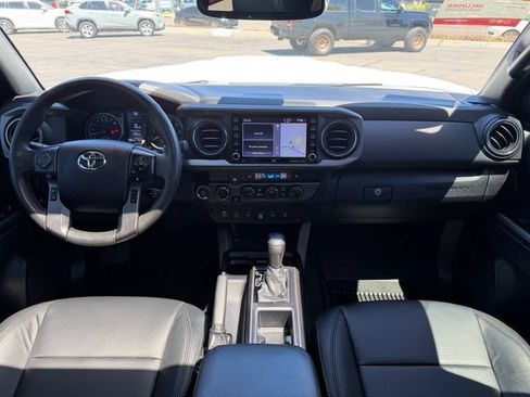 Used 2021 Toyota Tacoma TRD Sport w/ TRD Premium Sport Package AWD/4WD image 17