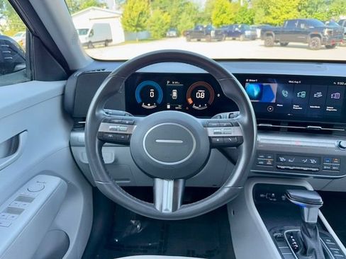 Used 2024 Hyundai Kona SEL FWD image 15
