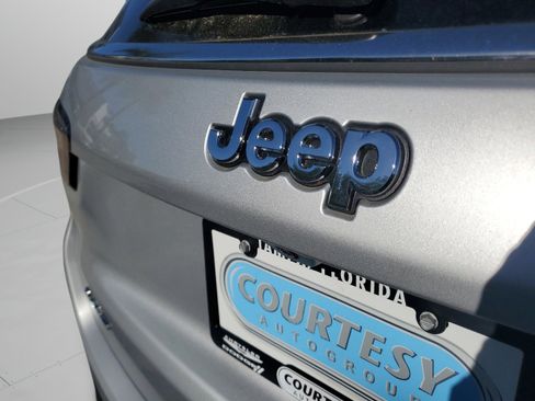 Used 2026 Jeep Compass Latitude AWD/4WD image 31