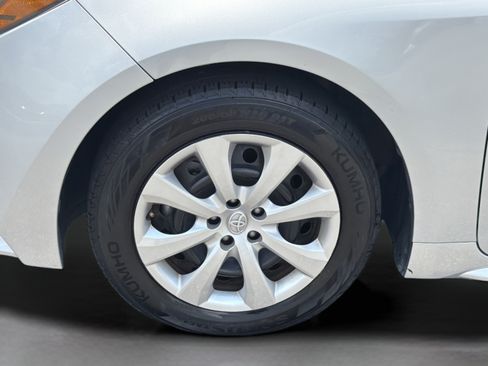 Used 2024 Toyota Corolla LE FWD image 11