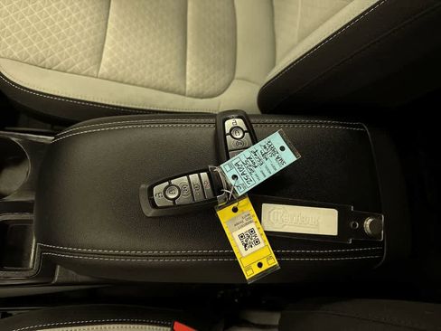 Used 2025 Ford Escape Active w/ Tech Pack #1 AWD/4WD image 33