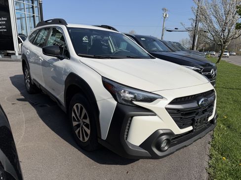 Used 2023 Subaru Outback AWD/4WD image 2
