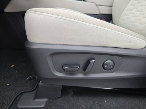 New 2025 Nissan Pathfinder SV image 29