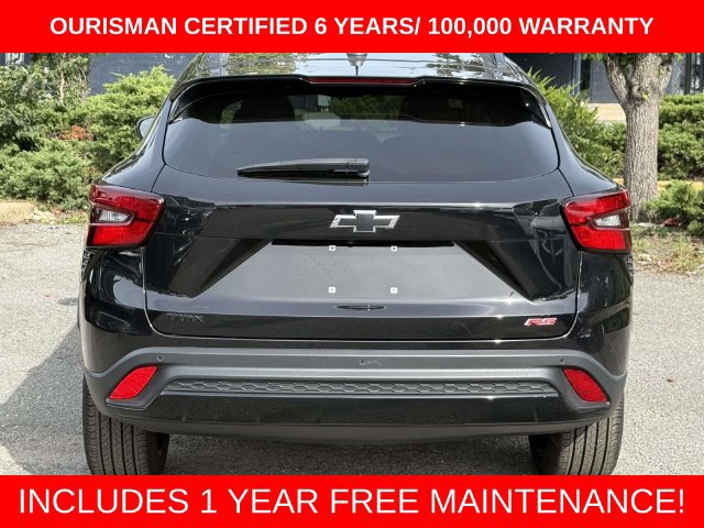 Used 2024 Chevrolet Trax RS w/ Sunroof Package FWD image 3