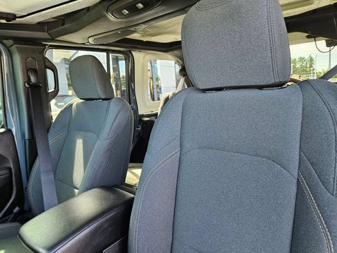Used 2024 Jeep Wrangler Unlimited AWD/4WD image 19