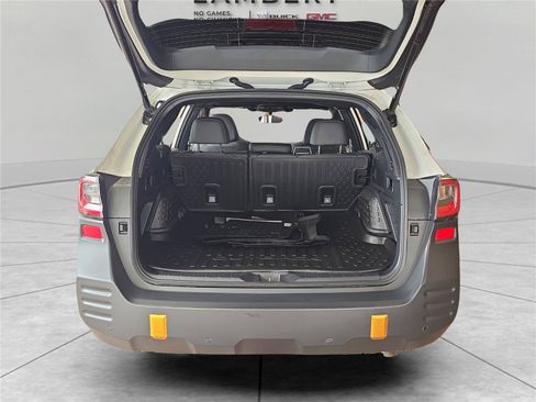 Used 2022 Subaru Outback Wilderness w/ Wilderness Package AWD/4WD image 13