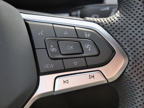 Certified 2023 Volkswagen Atlas Cross Sport SEL Premium R-Line image 31