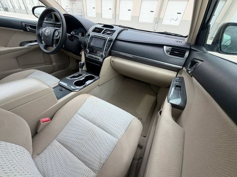 Used 2012 Toyota Camry XLE w/ Convenience Pkg FWD image 16