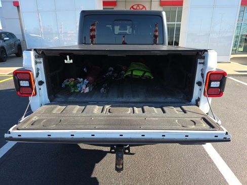 Used 2020 Jeep Gladiator Overland image 5
