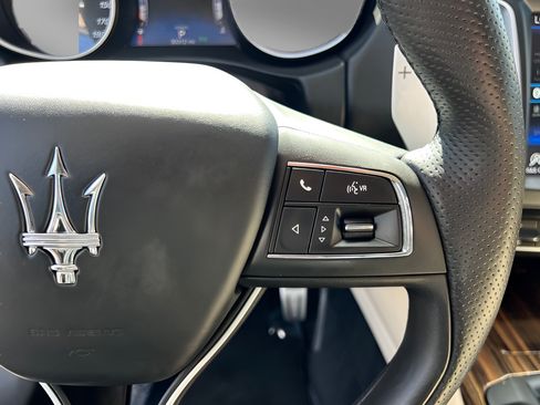 Used 2019 Maserati Levante GranSport AWD/4WD image 43