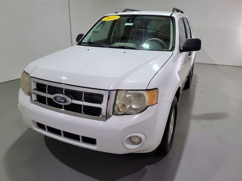 Used 2011 Ford Escape XLT image 9