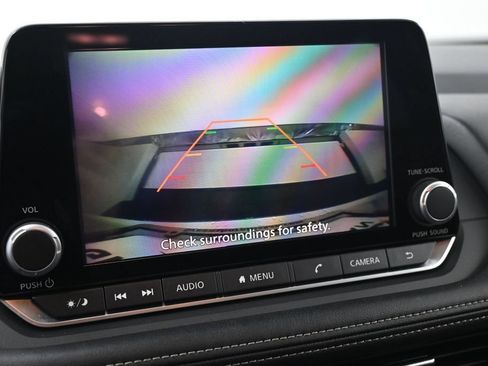 Used 2025 Nissan Rogue SV FWD image 24