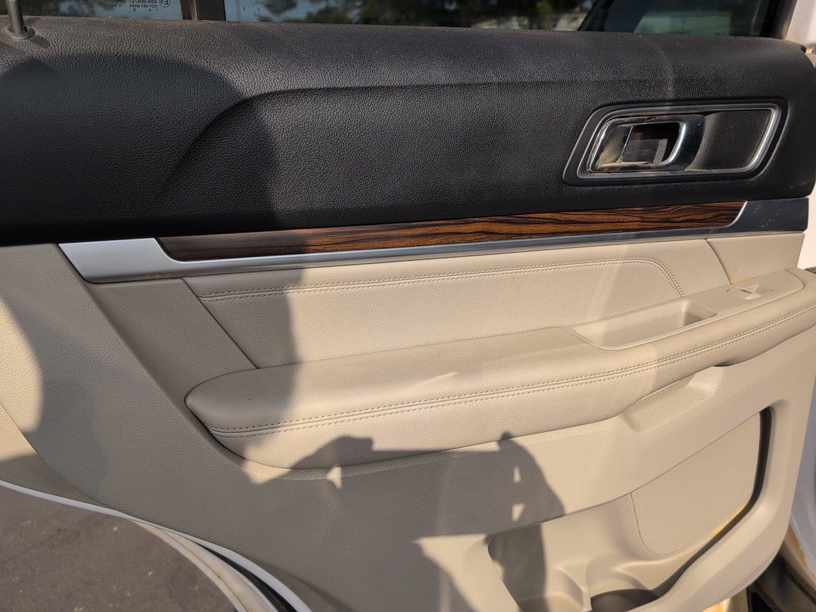 Used 2018 Ford Explorer Limited w/ Ford Safe & Smart Package FWD image 33