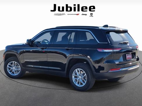 New 2025 Jeep Grand Cherokee Laredo X w/ Luxury Tech Group I RWD image 4