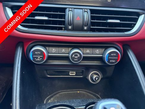 Used 2020 Alfa Romeo Giulia w/ Nero Edizione RWD image 29