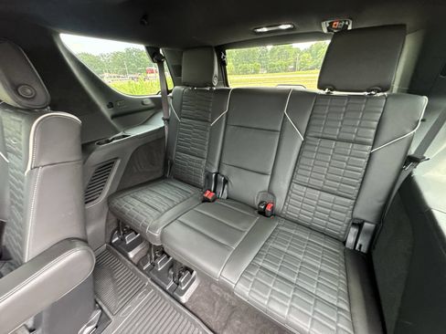 Certified 2025 Cadillac Escalade Sport Platinum w/ LPO, Floor Liner Package AWD/4WD image 23
