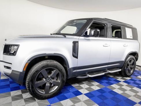 Used 2020 Land Rover Defender 110 SE image 1