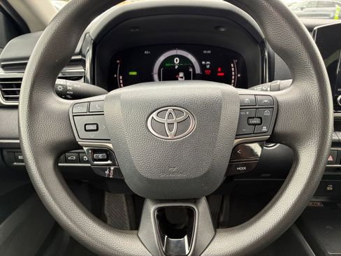 Used 2025 Toyota Camry LE FWD image 22