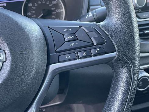 Used 2024 Nissan Altima 2.5 SV image 21