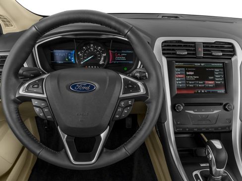 Used 2016 Ford Fusion Energi Titanium FWD image 4