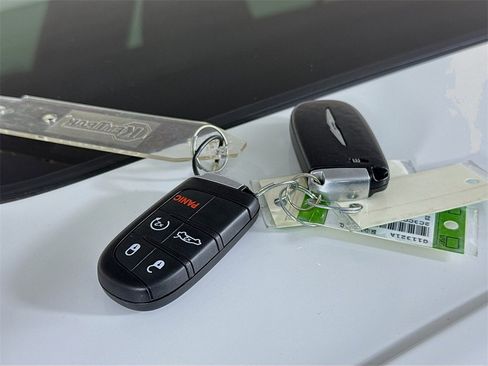 Used 2023 Chrysler 300 Touring L w/ Popular Equipment Group image 33