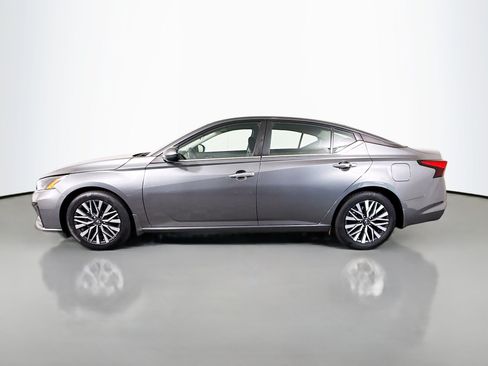 Used 2023 Nissan Altima 2.5 SV FWD image 6