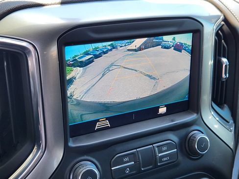 Used 2021 Chevrolet Silverado 1500 LT Trail Boss w/ LPO, Dark Essentials Package AWD/4WD image 9