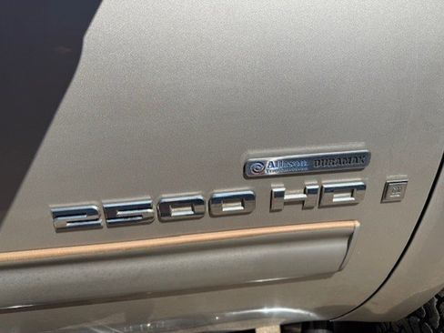 Used 2007 GMC Sierra 2500 SLE w/ Z71 Off-Road Package image 16