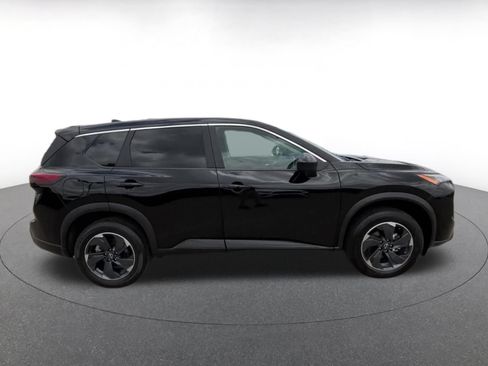 Used 2025 Nissan Rogue SV FWD image 15