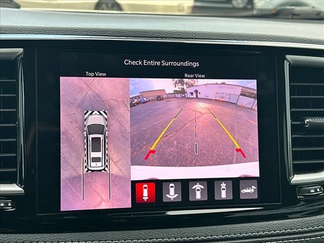 Used 2023 Chrysler Pacifica Touring-L AWD/4WD image 26