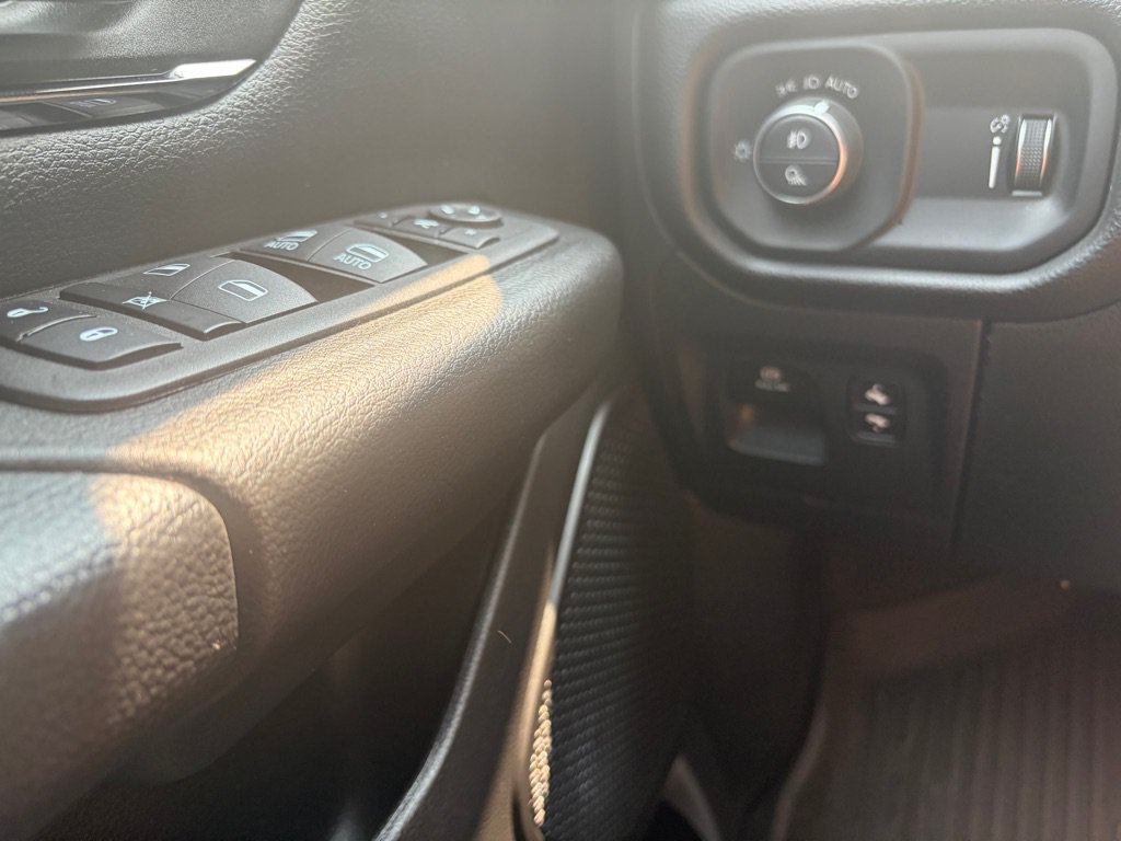 Used 2024 RAM 1500 Big Horn AWD/4WD image 39