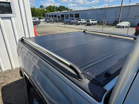 Used 2015 Chevrolet Silverado 1500 LTZ Z71 AWD/4WD image 12