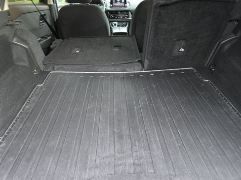 Used 2023 Nissan Rogue S image 16