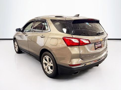 Used 2019 Chevrolet Equinox LT w/ Sun & Navigation Package image 8