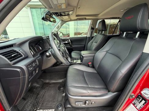 Used 2020 Toyota 4Runner Venture w/ Moonroof Package AWD/4WD image 11