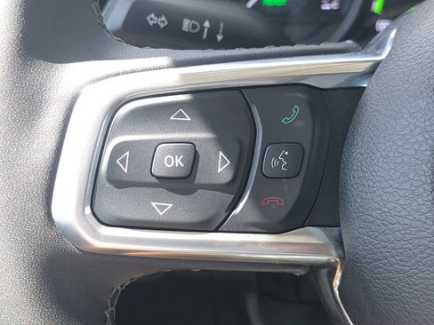Used 2025 Jeep Wrangler Unlimited Sahara AWD/4WD image 26
