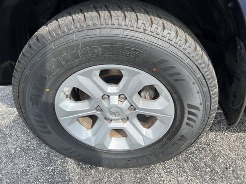 Used 2018 Toyota 4Runner SR5 image 19