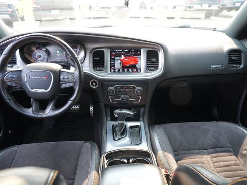 Used 2017 Dodge Charger R/T RWD image 27