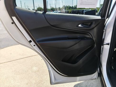Used 2019 Chevrolet Equinox LT FWD image 11