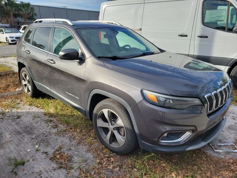 Used 2019 Jeep Cherokee Limited image 2