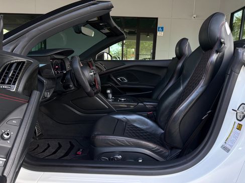 Used 2017 Audi R8 V10 w/ Carbon Exterior Package AWD/4WD image 27