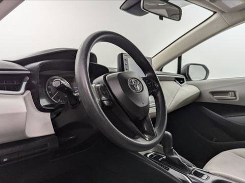 Used 2022 Toyota Corolla LE image 23