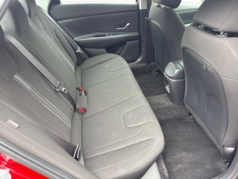 Used 2024 Hyundai Elantra SEL FWD image 13