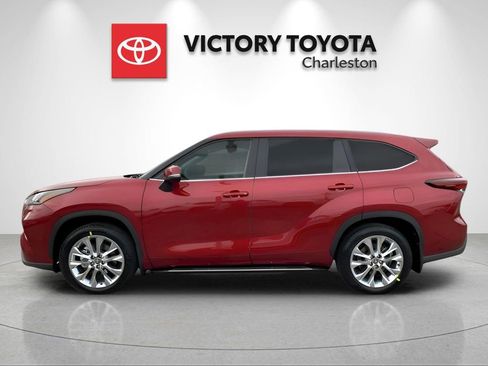 New 2026 Toyota Highlander Limited image 3