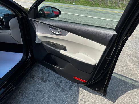 Used 2022 Kia Forte LXS FWD image 21